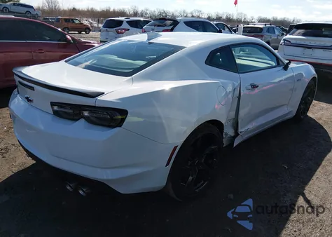 2023 Chevrolet Camaro Lt1 z USA, uszkodzony, nr VIN 1G1FF1R73P0157779